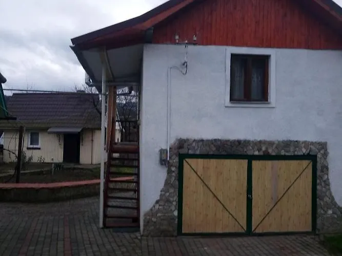 Вілла У вуйка Івана Яремче
